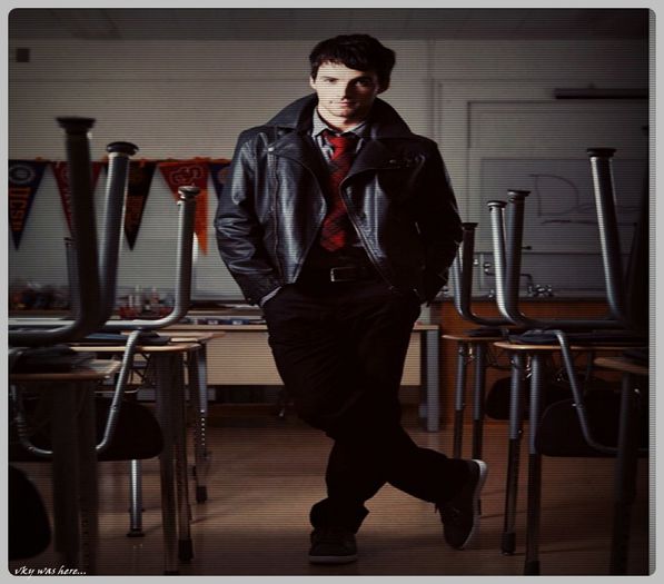 - |il ignora;; satul de pusti aroganti care abeau au dat si ei de p;;;;da| + [cl]; Am inteles femeie...#andru
