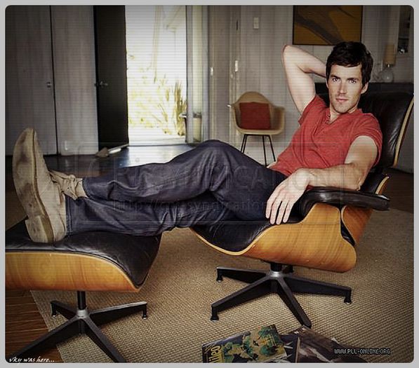 - Mdap...#ely |se tranteste pe fotoliu|