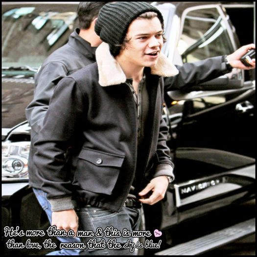 - # vine de sus si se pune pe jos uitandu-se prin jur.