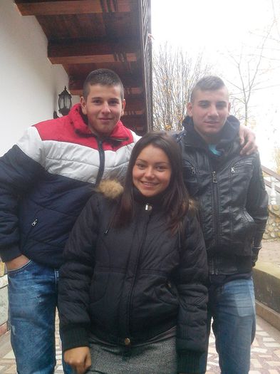 10743823_861178630581979_1481111339_n