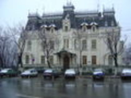 120px-Cretzulescu_palace[1]
