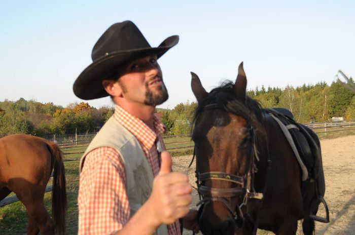 10727107_877848738900366_730476568_o - western cowboy