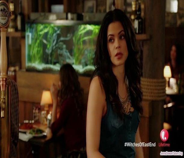 》*isi lasa geamantanul deoparte si se tranteste pe fotoliu* :)