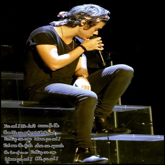 - # se uita la ea. nu stiu sa dansez.. # ridica din umeri. - Epii 19 _ Bloodstream