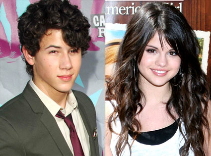 425.jonas.gomez.072408 - vedete