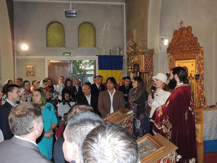 RUSINE!:pro-Ponta in biserica-PARIS - Diaspora RO-vot 2014 _ stiri diverse