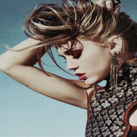 ➹̶т̶є̶є̶η̶α̶g̶є̶я̶υ̶η̶α̶ω̶α̶уϟ Știam eu. *râde* Păi promit, pe degețelul mic. CL; *întinde degetul mic, dar apoi îl trage* Dacă promiți și tu asta. *râde și îl întinde iar, ridicând o sprânceană*
