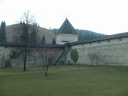 ziduriexterioare_sucevita[1] - Manastirea Sucevita