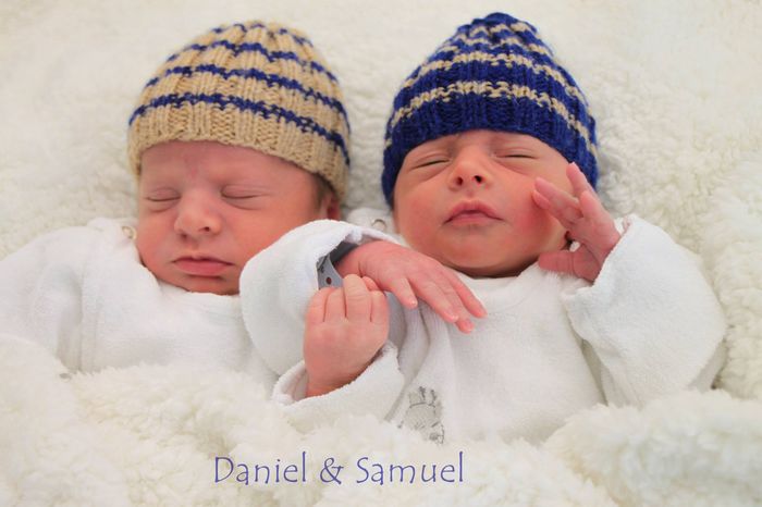 Daniel & SAMUEL; CEI MAI TINERI MEMBRI AI FAMILIEI :)
