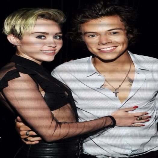 ➹̶т̶є̶є̶η̶α̶g̶є̶я̶υ̶η̶α̶ω̶α̶уϟ *îi dă cu perna peste cap și lui* #peppz ; *aruncă cu o pernă CL; în el și își îndoaie buza* #hazz
