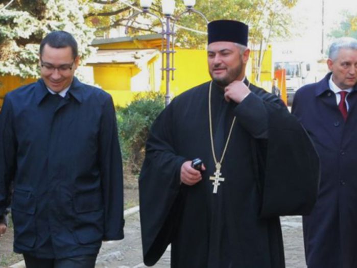 ”singurul partid al oamenilor nevoiași”; Emisarii lui Ponta au fost huiduiți, chiar în biserica din Paris. Rezultatul a fost îngrădirea votului din străinătate, pe 2 noiembrie(vezi in comentarii)
