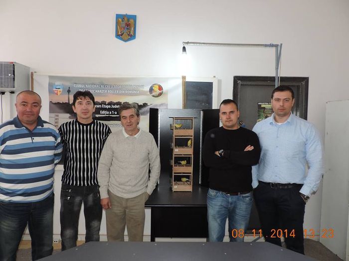 10480146_375929489247082_4360762458637706366_n(1); Concurentii si arbitrul competitiei 8.11.2014
