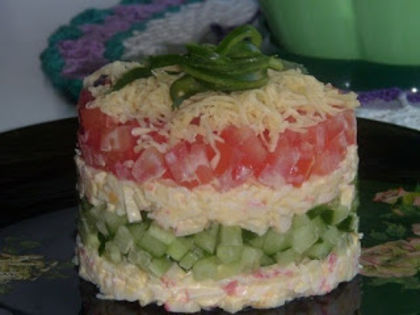 Salata cu carne de crab de vara - Idei de aranjare a platourilor pentru  mese festive si ocazii speciale