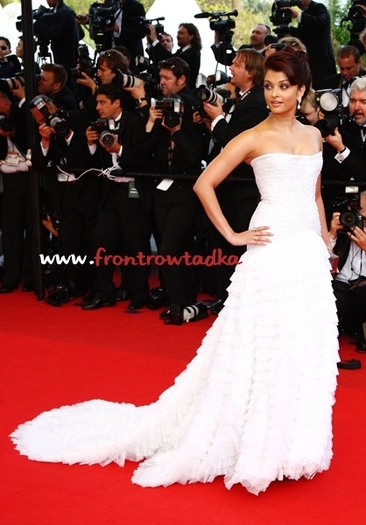 aishwarya-rai-canne  2 - ConcursSuperSurprizezz 1