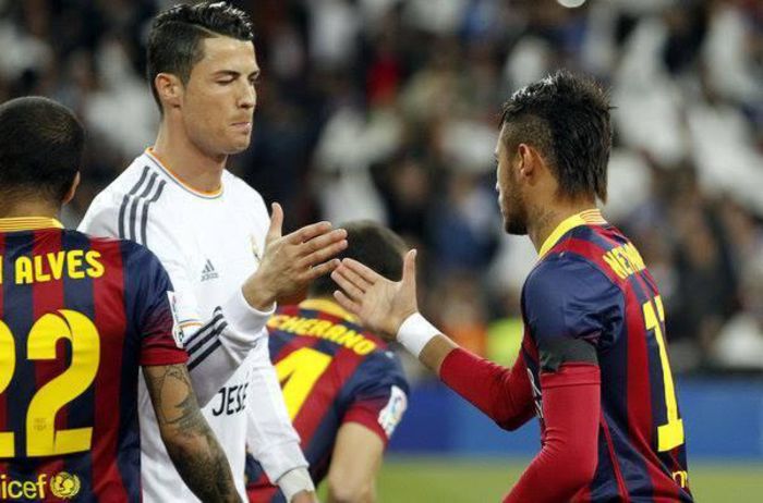 ɳҽყɱαɾ | CL hey omule, calmeaza-te..nu e vina mea ca ii place de tine :)))) #cr7; dada. ce faci?#mikaela hey #laurel. ; dada:)) #adda
