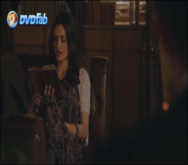 ✿ - *cu ochii in telefon* Sunt inca aici! #caro