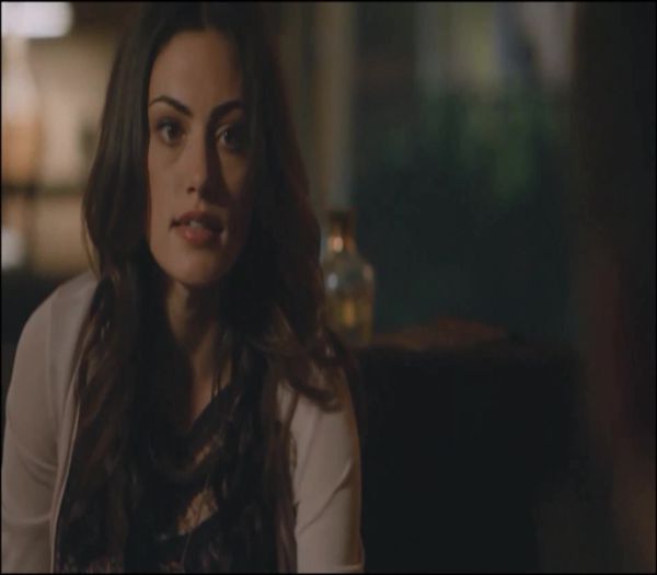 ✿ - *cu viteza de vamp se duce la buc si isi ia floricele;; apoi se intoarce si se uita la ei*