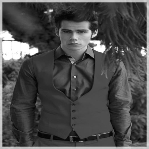 █ ▄→ -se plimba pe insulă, căutând fructe şi brusc îl vede pe zane, rămâne pe loc- - Epii 20 _ Never let me go