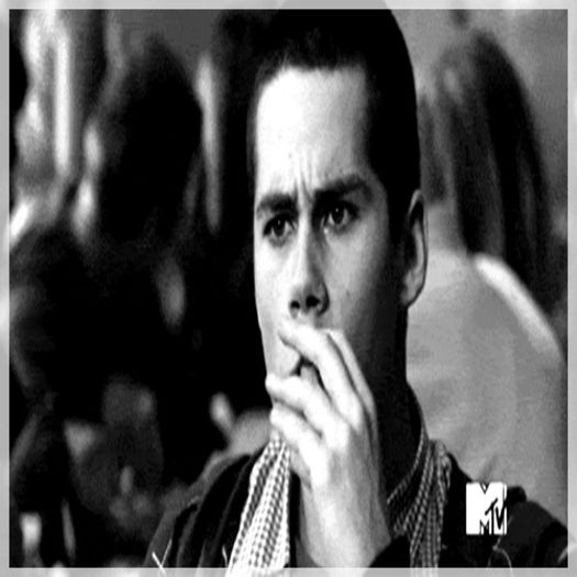 <sf. de flashback>█ ▄→ -tuşeşte, otrava începea să îşi facă efectul- am înţeles boss, vin imediat-cl - Epii 20 _ Never let me go