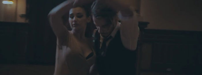 bandicam 2014-11-17 21-47-15-177 - A - Cand luminile se stang