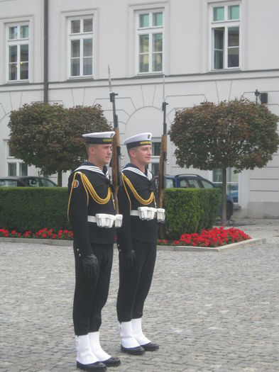Schimbarea garzii la Palatul prezidential - Varsovia