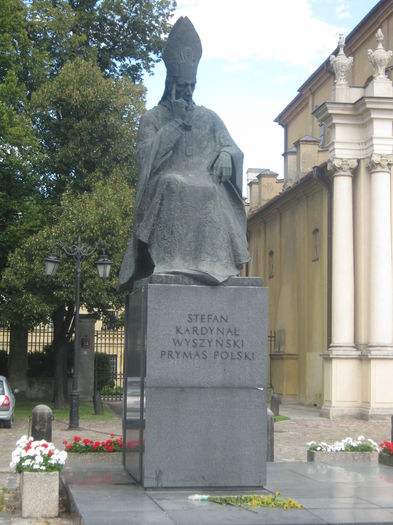 Statuia cardinalului Stefan Wyszynski