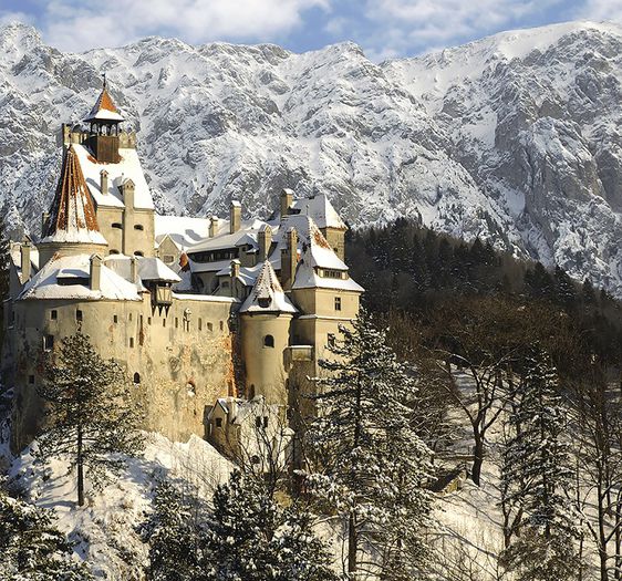9. Castelul Bran, pe care îl ştiţi deja drept Castelul lui Dracula - 10 motive sa calatorim mai mult in Romania