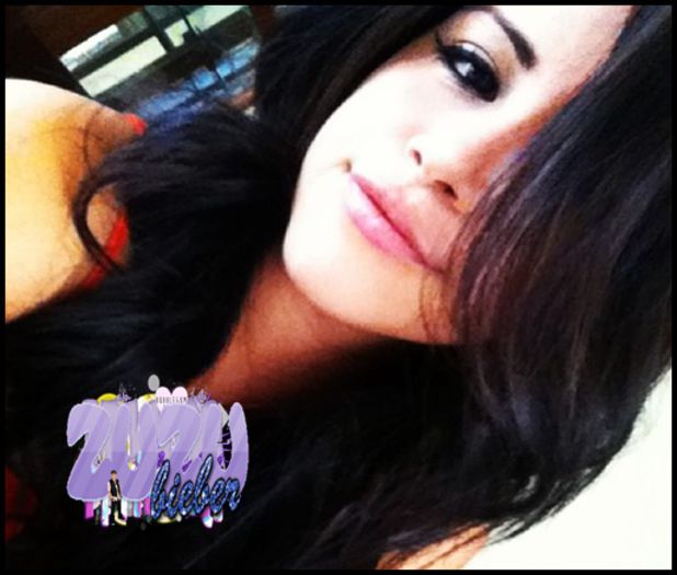 ┆❥. DA ... [sughite] Boss :o3 [se ridica in picioare si scapa doza de bere din mana :))]