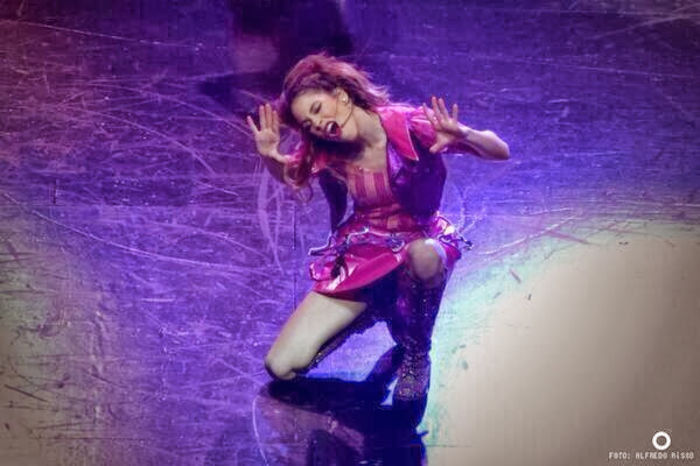 violetta concertul - Martina Stoessel-Violetta