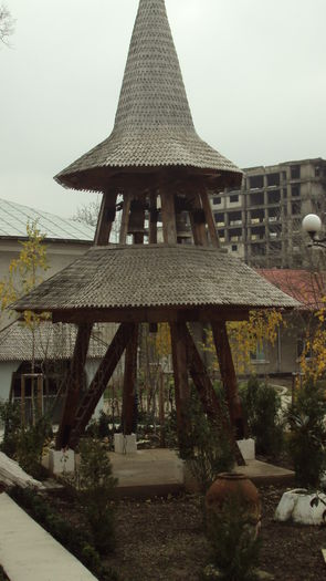 clopotnita Biserica de lemn