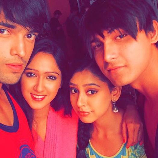 10584553_1538656653020792_1572841191_n - Kaisi Yeh Yaariaan Cum e prietenia