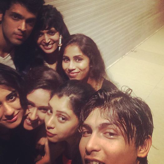 10598780_1516132788622095_1402229485_n - Kaisi Yeh Yaariaan Cum e prietenia