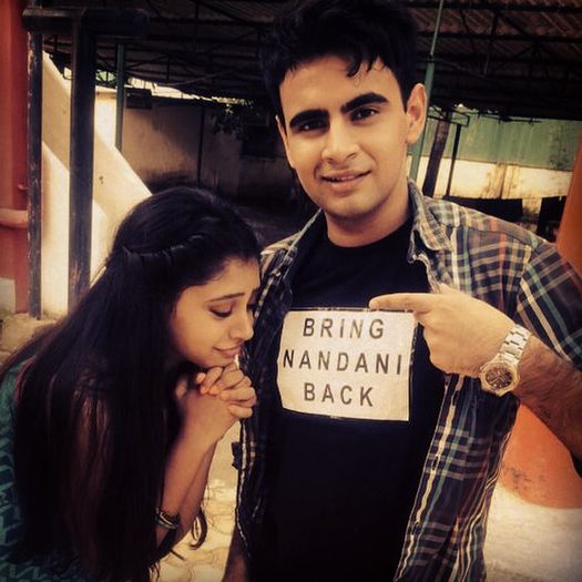 927450_363033537193167_887432810_n - Kaisi Yeh Yaariaan Cum e prietenia