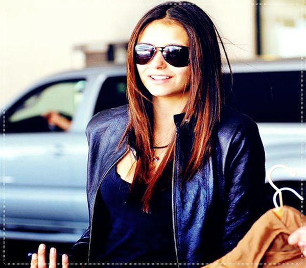 》clk Mhm si la ov;are ;< =))) Haida in casa sa ne facem ciucalata calda...*o trage dupa ea in casa*  - Epii 21 _ Secret love