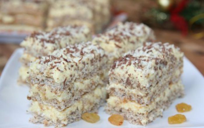 Prajitura Intercontinental - Platouri cu dulciuri