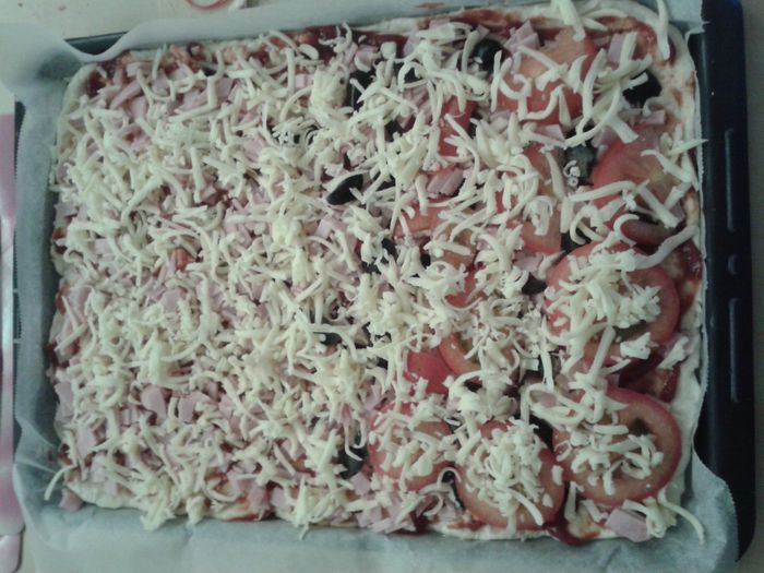 inainte de a merge la cuptor - Pizza