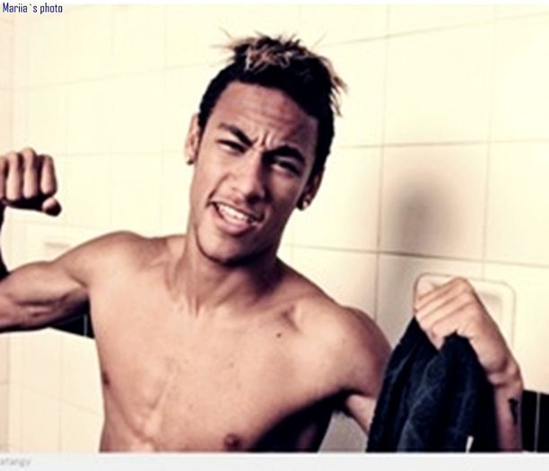 ɳҽყɱαɾ | de ce sa mi pun ? poate mi dau jos si ce mai am pe mine sa raman in c;;ru gol ! =))