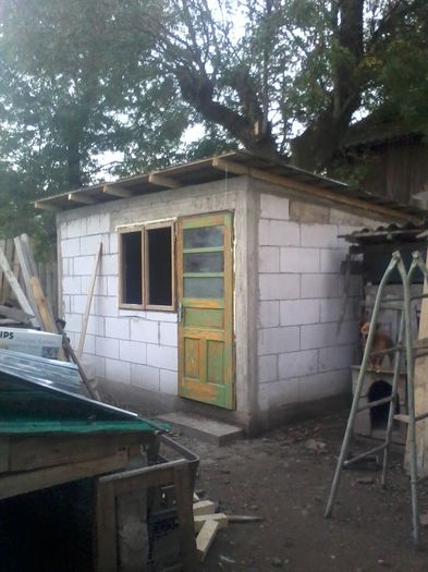 gata si acoperisul... - custile urecheatilor