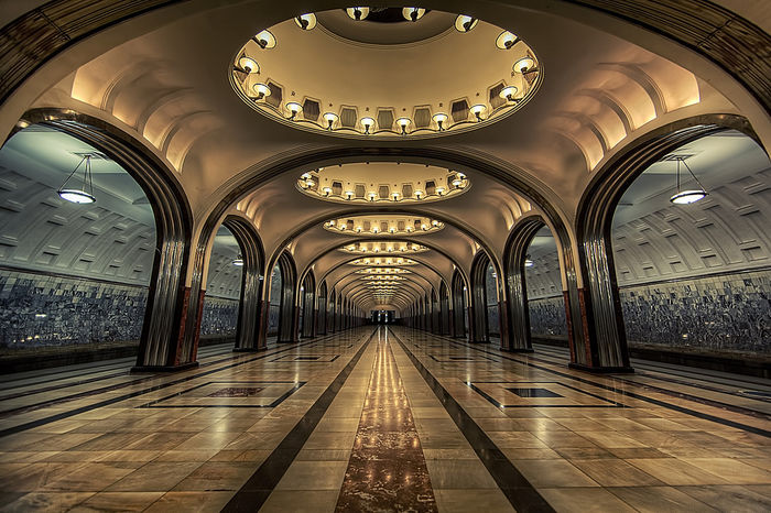 Moscova-Rusia - TOP 15 cele mai frumoase statii de metrou din lume