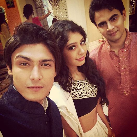 10731857_539408239522725_1650765803_n - Kaisi Yeh Yaariaan Cum e prietenia