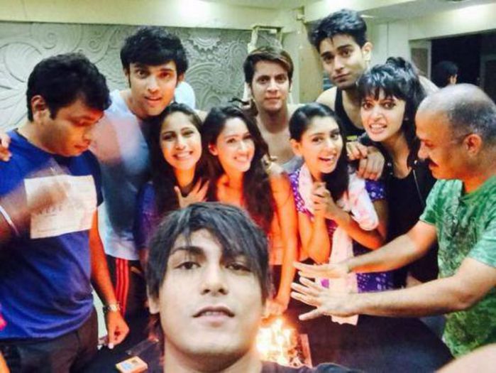 10641108_304503456406933_2940711077986494272_n - Kaisi Yeh Yaariaan Cum e prietenia