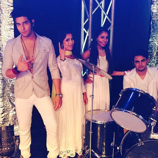 10731679_988607697823298_1522827766_n - Kaisi Yeh Yaariaan Cum e prietenia
