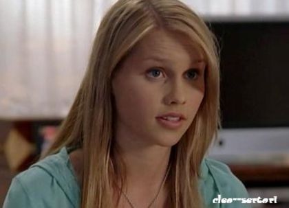 ☼ - ta....tatia ? <idem poză> nu , nu .. n ai cum să fi tatia..katherine, nu mai fă mişto de mine