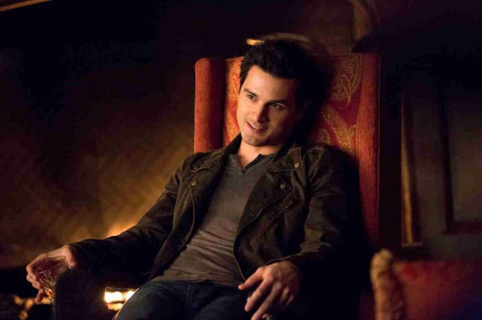 *iese din ascunzatoare si se pune pe fotoliu* Ce bine ca am scapat de Uraganul Leana=)) cl - here - episode 36 - done