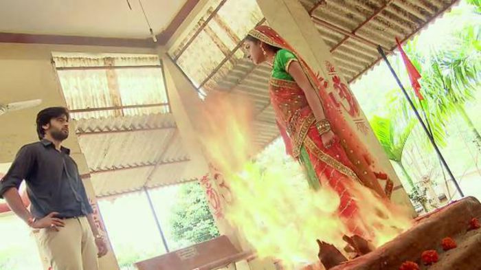 10429227_659510717505032_6393723501091174111_n - mica mireasa