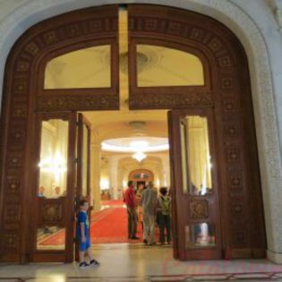Casa Poporului 14 - In vizita la Palatul Parlamentului de ZIUA NATIONALA A ROMANIEI
