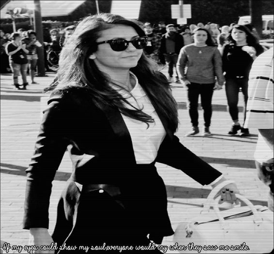 ;_ Se pare ca mosu meu e generos...#f + [il pupa pe obraz si se uita la cadou]#ilie=)))