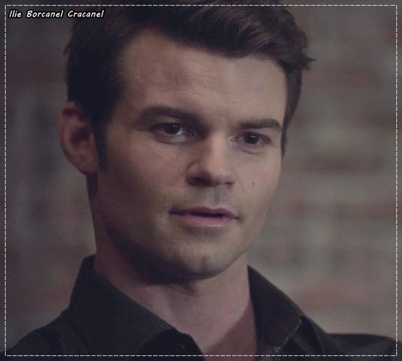 ;; *zambeste si se uita la ea*=)))#Tatia.