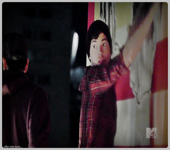 - |il vede pe #Tyler si`l ia cu el pe cen;tura la agatat de cu;;;;ve cu masini smechere|=))