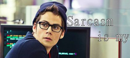 Bine, plec. O sa..o sa *merge cu spatele si darama lampa* :)) Ups..; *mai merge cu spatele si darama si vaza cu flori, uitandu-se speriat*Merg sa-mi fac tema la mate:D
